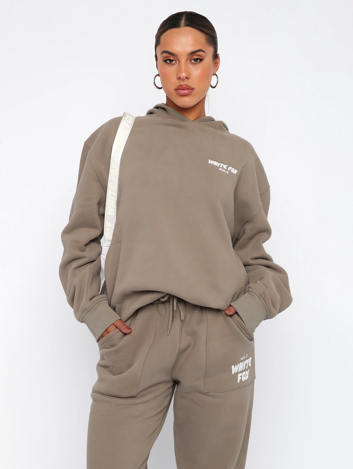 Ensemble Lounge de Luxe – Édition White Fox Élégante et Confortable