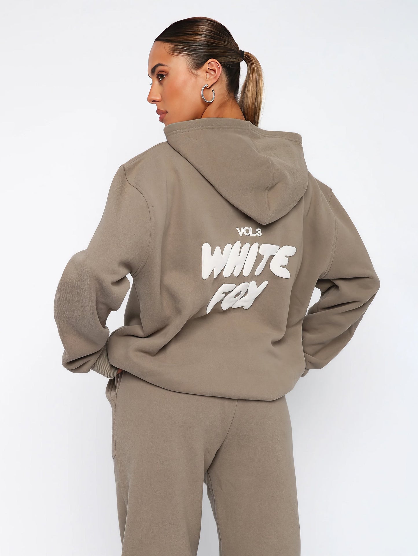 Ensemble Lounge de Luxe – Édition White Fox Élégante et Confortable
