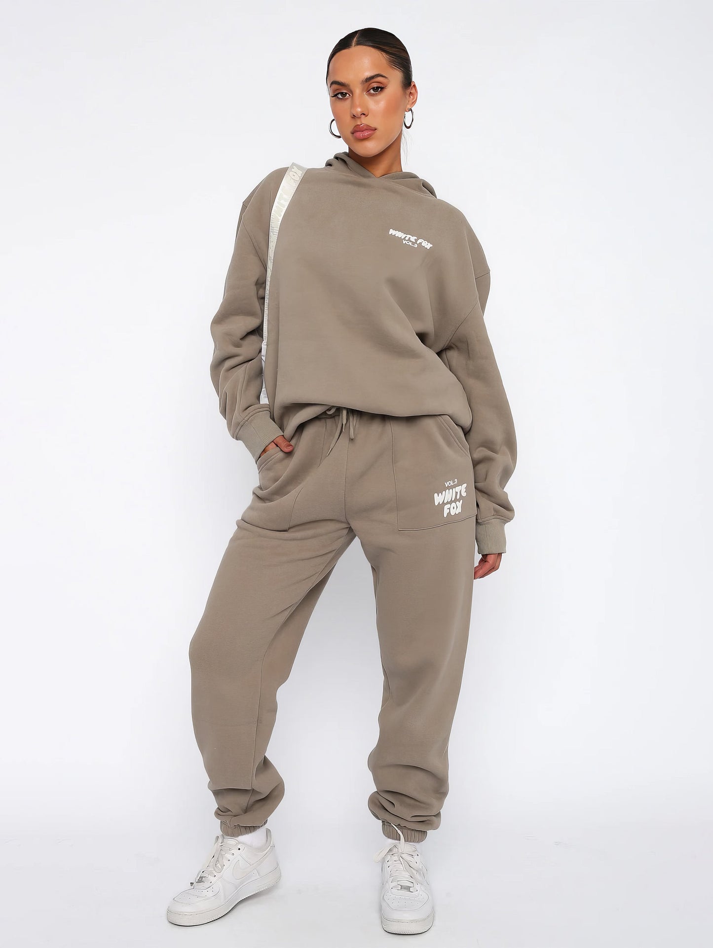 Ensemble Lounge de Luxe – Édition White Fox Élégante et Confortable