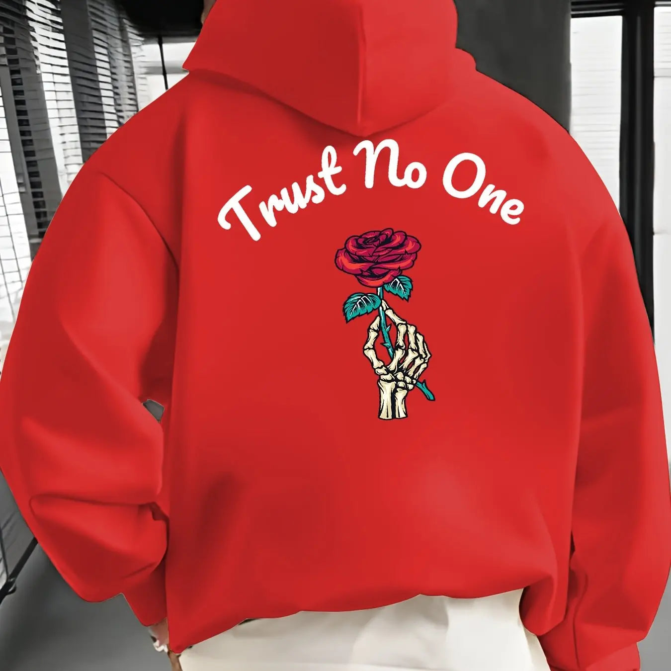 Hoodie Streetwear Noir – Sweat Unisexe avec Cartoon Rose et Cœurs