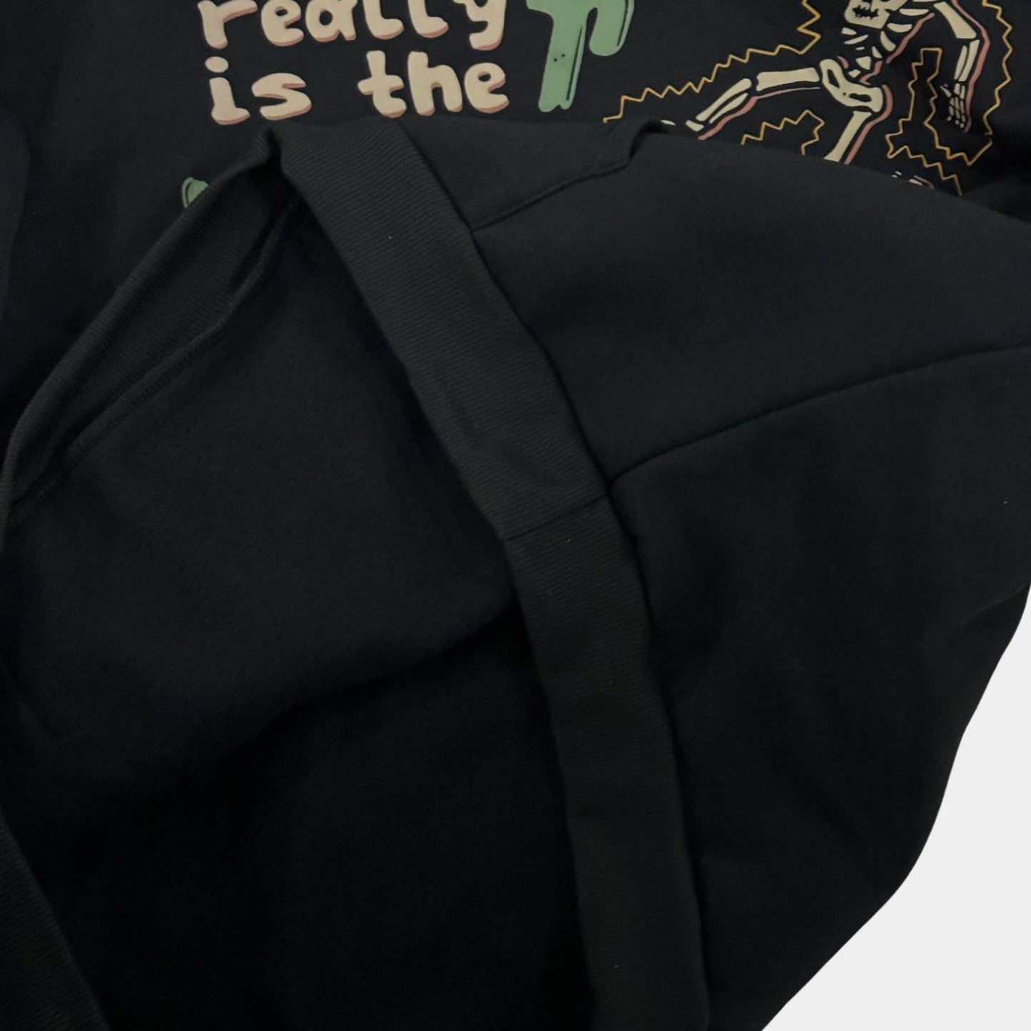 Collection Hoodies Graphiques – Streetwear Unisexe avec Imprimés Exclusifs